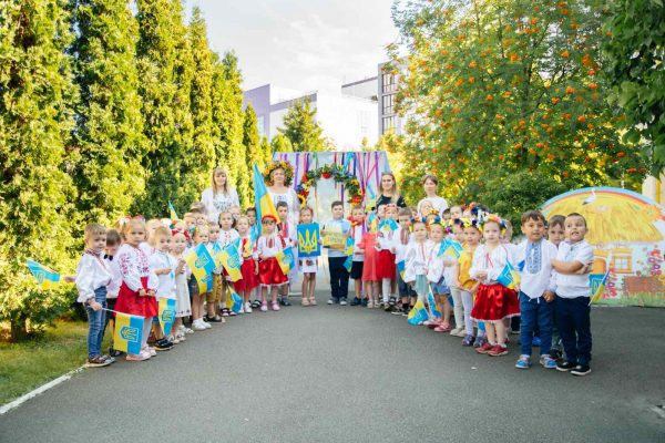 ЗДО «Малятко»  вітає з Днем української державності!